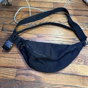 Beis Fanny pack
